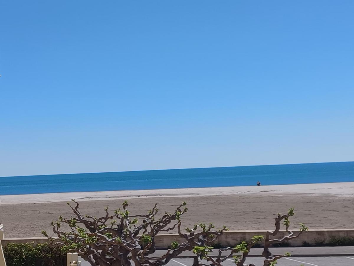 Superbe Appartement Avec Vue Sur Le Port Et Plage Saint-Pierre-la-Mer  المظهر الخارجي الصورة